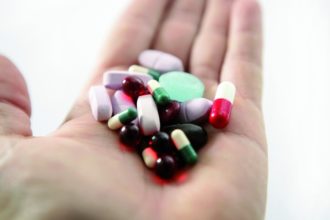 Der hohe Verbrauch von Antibiotika ist eine Hauptursache für die Entwicklung und Ausbreitung von Antibiotika-resistenten Krankheitserregern